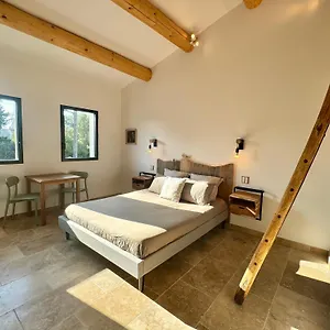 Mas Campau Bed & Breakfast Fontvieille